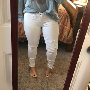 KanCan white skinny jeans- never worn